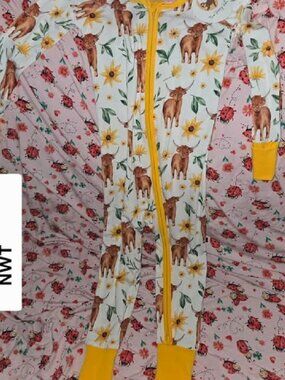 The sleepy sloth 18/24 2 way zippy charlotte NWT